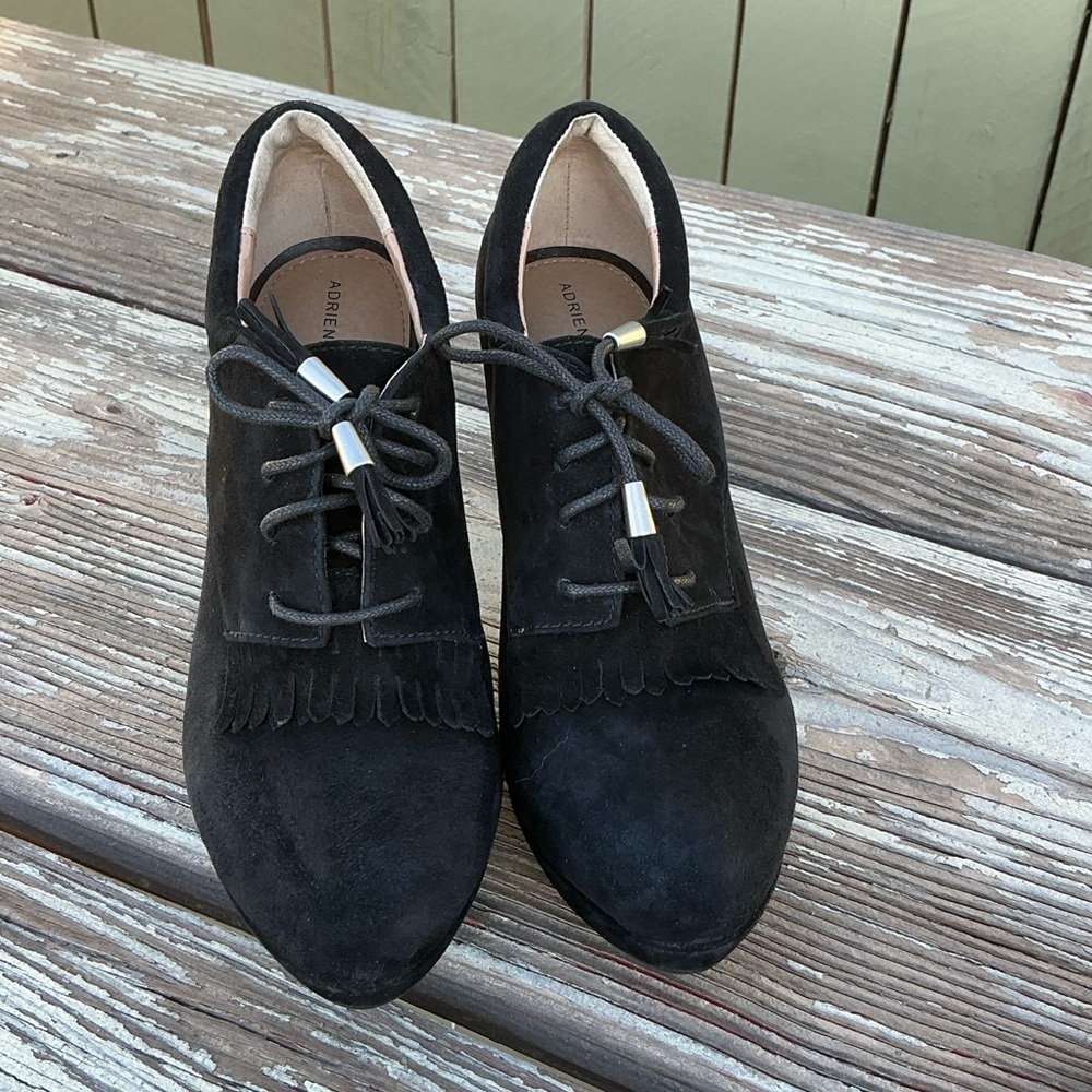 ADRIENNE VITTADINI BLACK SUEDE LEATHR PUMPS MULES OXFORD HEEL FRINGE TASSELS - Picture 8 of 9